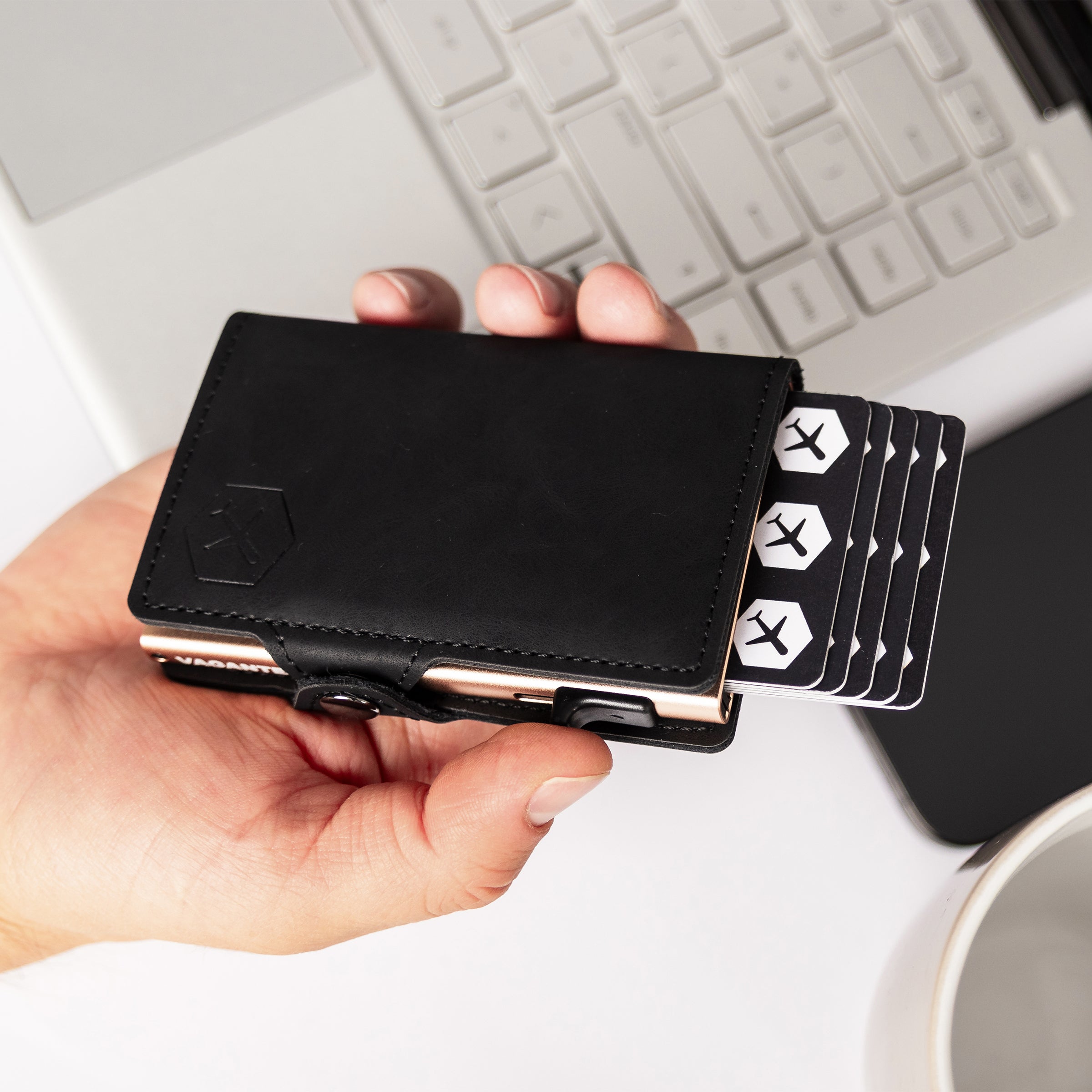 BILLETERA SLIM VANGANTE - BLACK